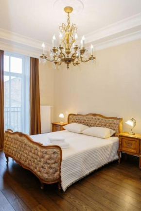 Luxury Old Town Apartment